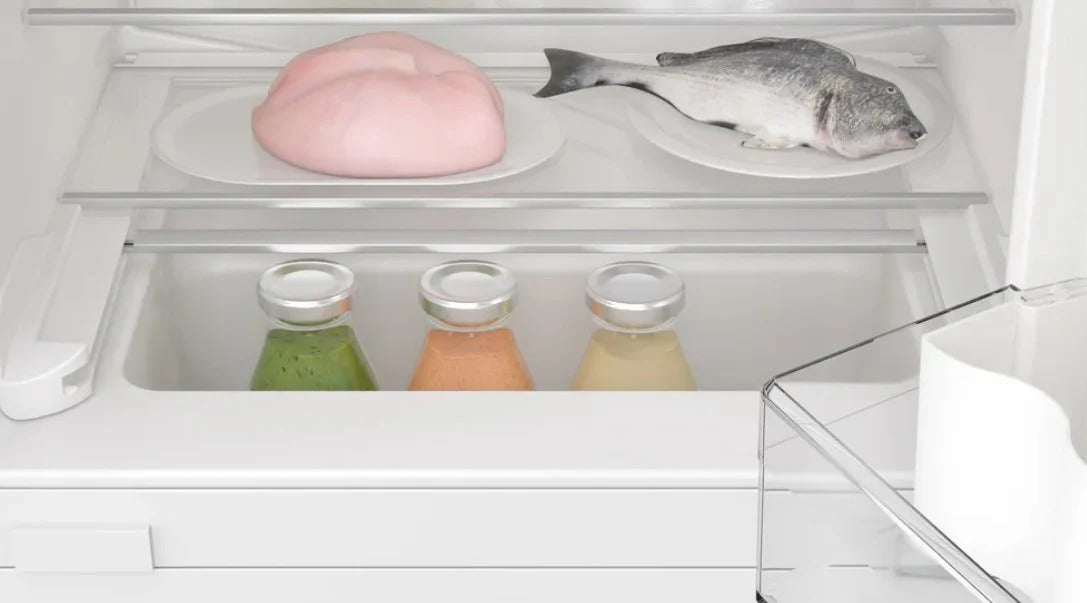 Bosch Series 4 Built Under Fridge With Ice Box | KUL22VFDOG
